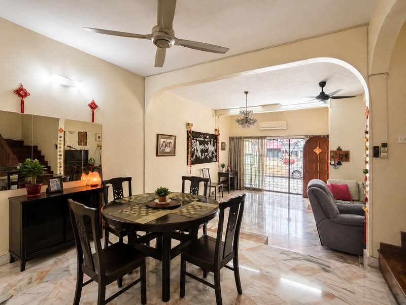 Rumah Teres 2 Tingkat untuk Dijual di Taman Bukit Maluri (Kepong) - Kelly Lai - Living Room - PropertyGuru.com.my