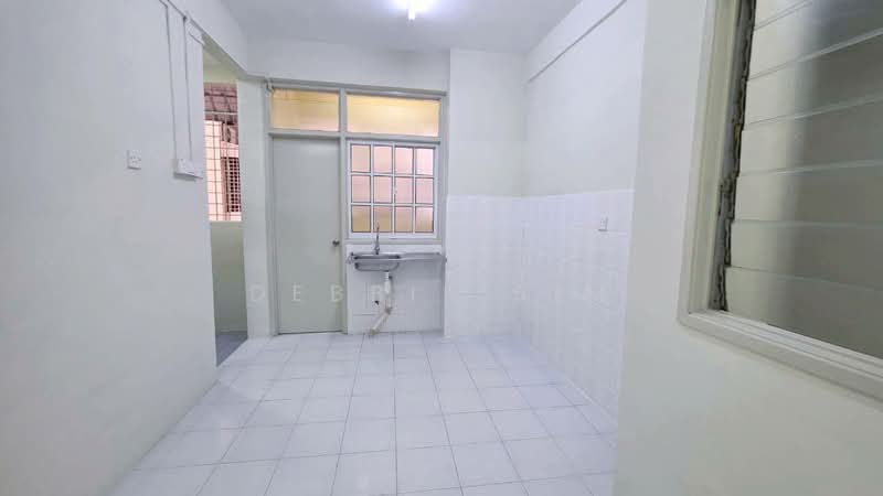 Apartment for Sale at Kingfisher Series - Debbie Sim - Kitchen - PropertyGuru.com.my