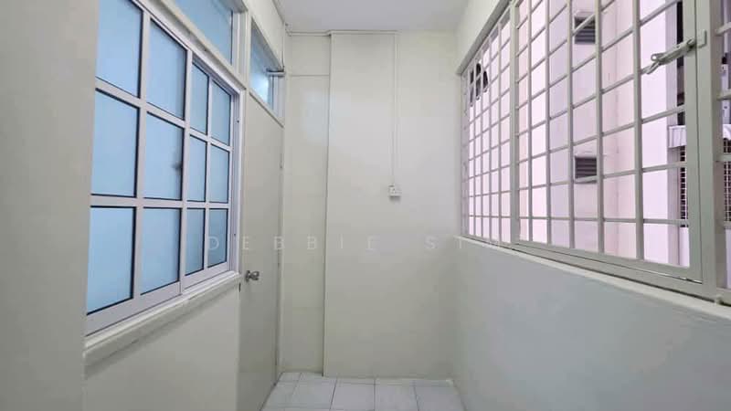 Apartment for Sale at Kingfisher Series - Debbie Sim - Corridor - PropertyGuru.com.my