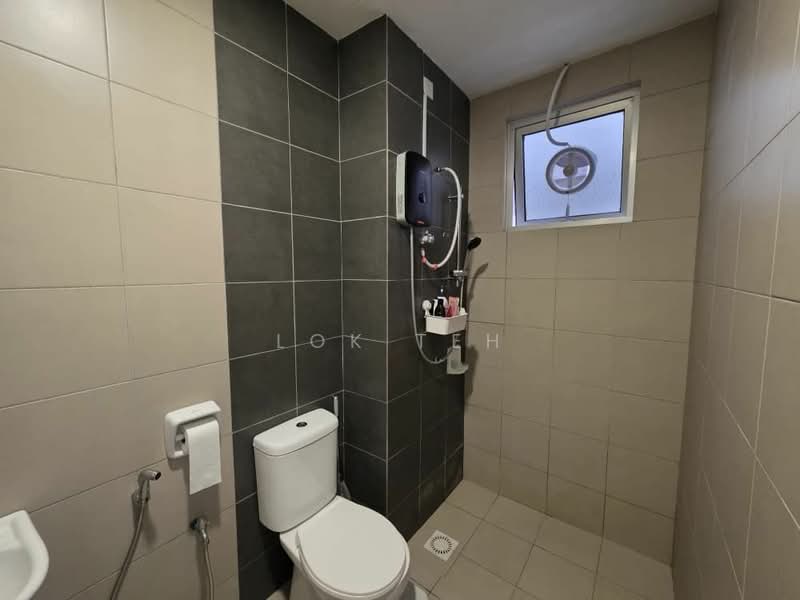 SkyLake Residence untuk Untuk Dijual - RM 408,000, Mac 2026 - Bathroom - PropertyGuru.com.my