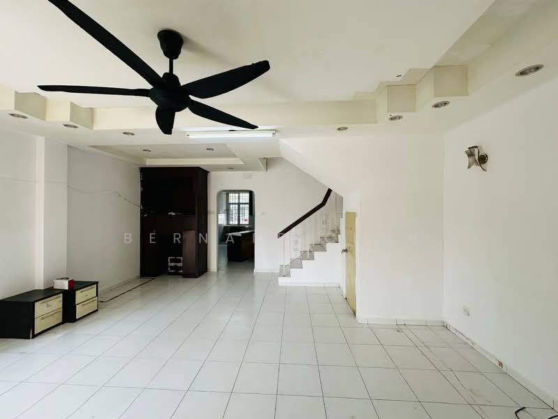 Semi-Detached House for Rent in Batu Maung (Penang) - Bernard Chew - Living Room - PropertyGuru.com.my