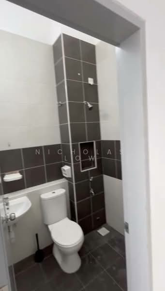1-storey Terraced House for Rent in Bandar Putra (Kulai) - Nicholas Low - Bathroom - PropertyGuru.com.my