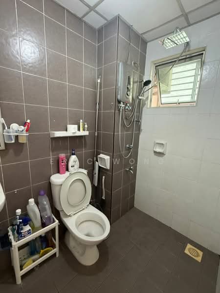 Service Residence for Sale at SuriaMas Suites - Eric Wong - Bathroom - PropertyGuru.com.my