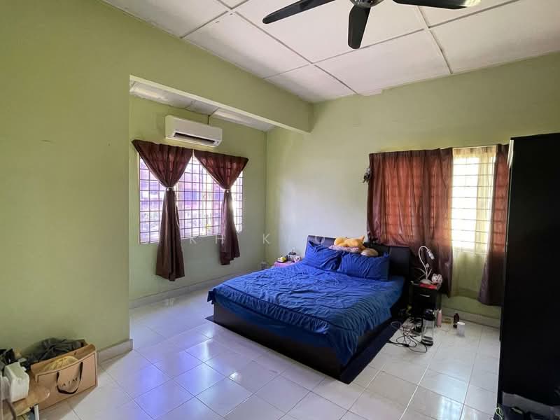 Taman Sri Muda untuk Untuk Dijual - RM 438,000, Mac 2026 - Bedroom - PropertyGuru.com.my
