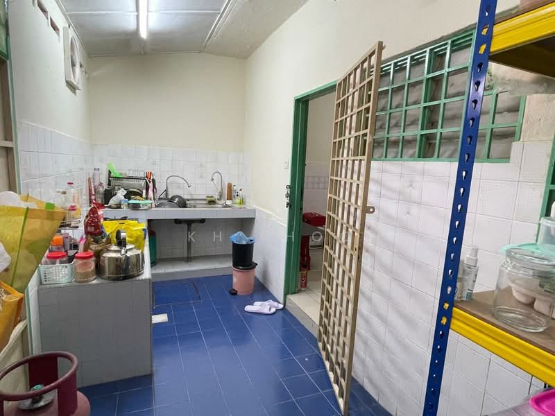 Taman Sri Muda untuk Untuk Dijual - RM 438,000, Mac 2026 - Kitchen - PropertyGuru.com.my