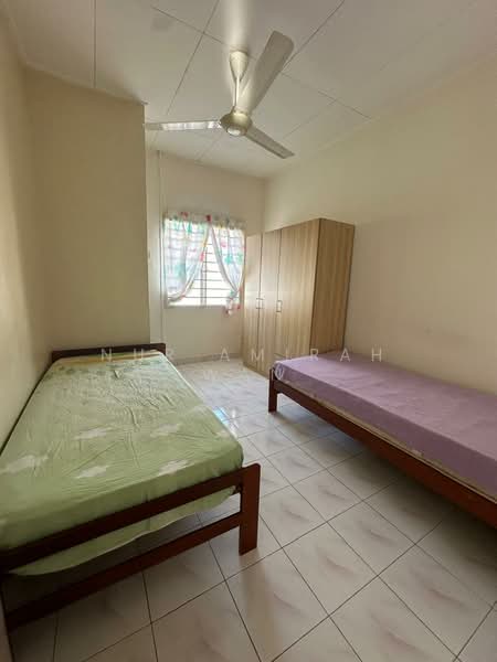 2-storey Terraced House for Rent in Seremban 3 (Rasah) - Nur Amirah Wan - Bedroom - PropertyGuru.com.my