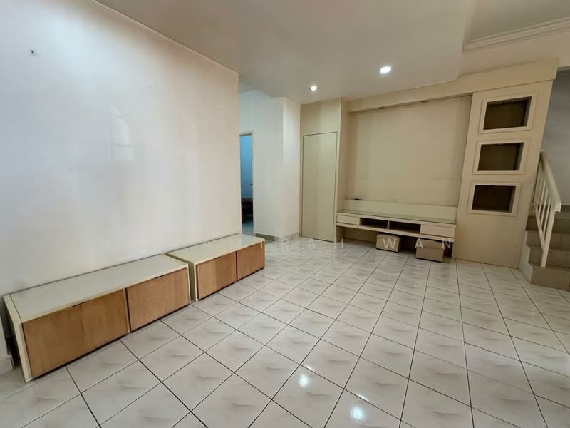 2-storey Terraced House for Rent in Seremban 3 (Rasah) - Nur Amirah Wan - Living Room - PropertyGuru.com.my