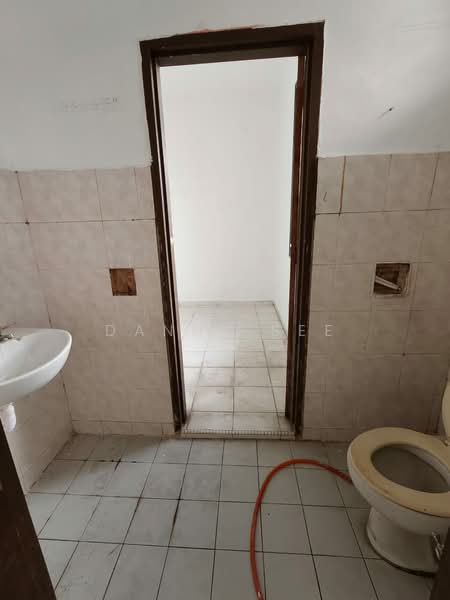 Taman Tampoi Utama untuk Untuk Dijual - RM 580,000, Mac 2026 - Bathroom - PropertyGuru.com.my