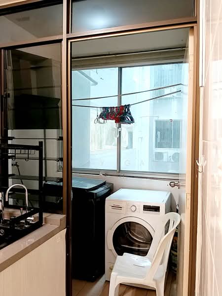Kondominium untuk Disewa di Casa Vista - Andy Gan - Kitchen yard - PropertyGuru.com.my