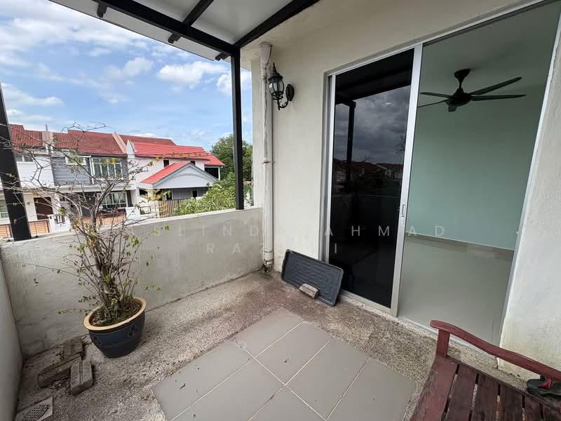 Taman Pelangi Semenyih 2 untuk Untuk Dijual - RM 490,000, Apr 2026 - Balcony - PropertyGuru.com.my