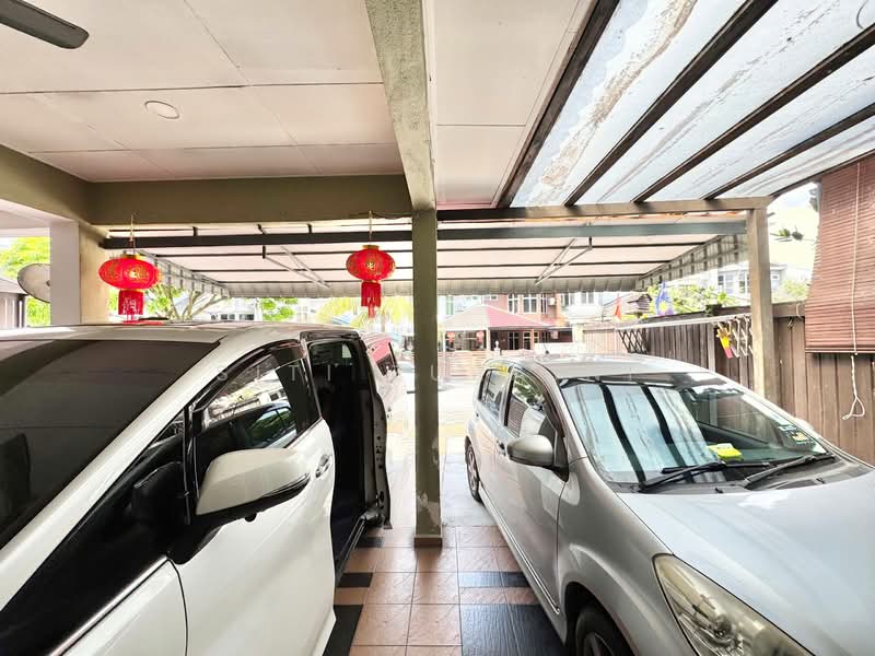 2.5-storey Terraced House for Sale in Ampang Jaya (Ampang) - Siti Zuraini - Car Park - PropertyGuru.com.my
