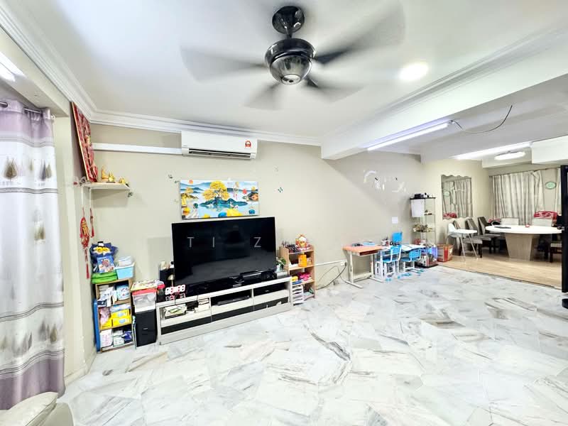 2.5-storey Terraced House for Sale in Ampang Jaya (Ampang) - Siti Zuraini - Living Room - PropertyGuru.com.my