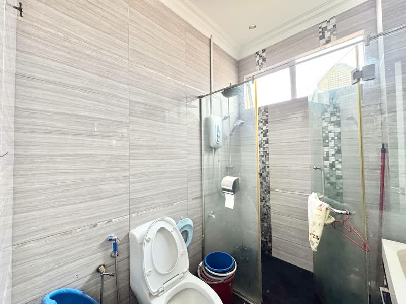 2.5-storey Terraced House for Sale in Ampang Jaya (Ampang) - Siti Zuraini - Bathroom - PropertyGuru.com.my