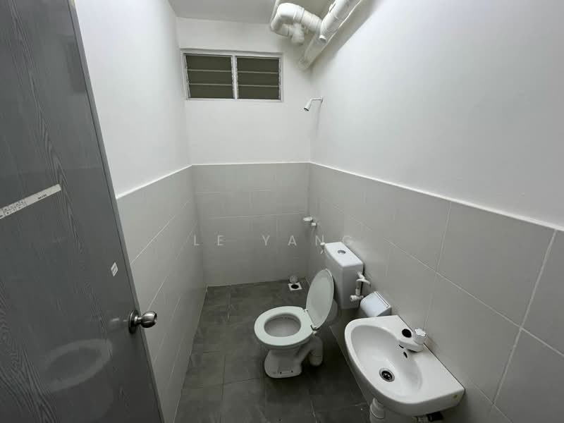 Apartment for Sale at Flora Damai - Le Yang - Bathroom - PropertyGuru.com.my