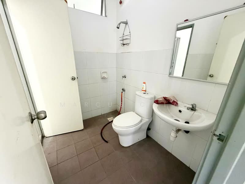 2-storey Terraced House for Sale in Rini Hills 2 (Skudai) - Marcus Chia - Bathroom - PropertyGuru.com.my