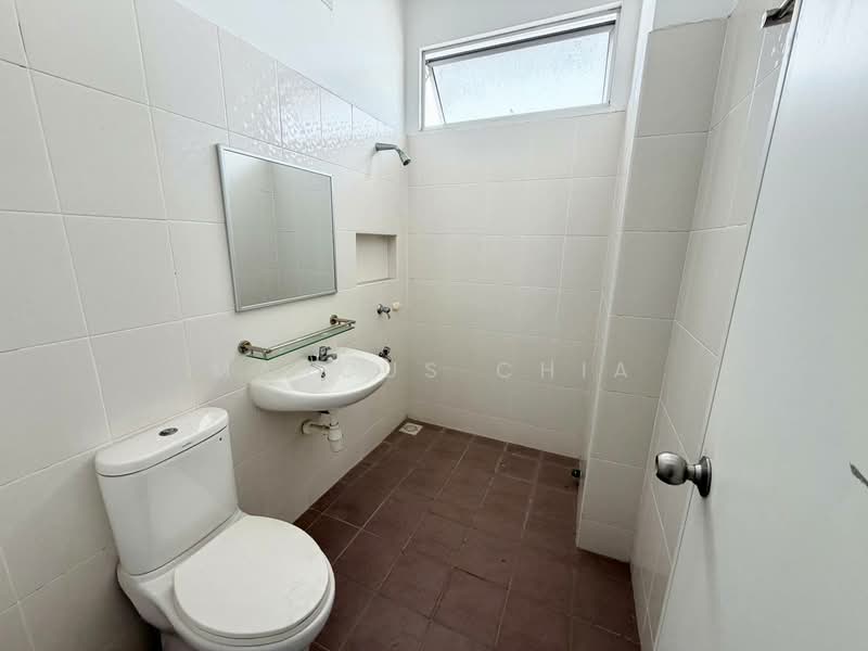 2-storey Terraced House for Sale in Rini Hills 2 (Skudai) - Marcus Chia - Bathroom - PropertyGuru.com.my