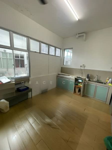 Shop / Office for Rent in Taman Gaya (Ulu Tiram) - Grace Chew - Kitchen - PropertyGuru.com.my