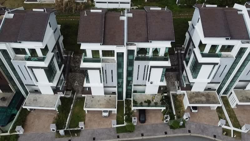 Semi-Detached House for Sale in Putra Heights (Subang Jaya) - Zaty Jasmin - Exterior - PropertyGuru.com.my