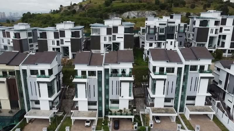 Semi-Detached House for Sale in Putra Heights (Subang Jaya) - Zaty Jasmin - Exterior - PropertyGuru.com.my