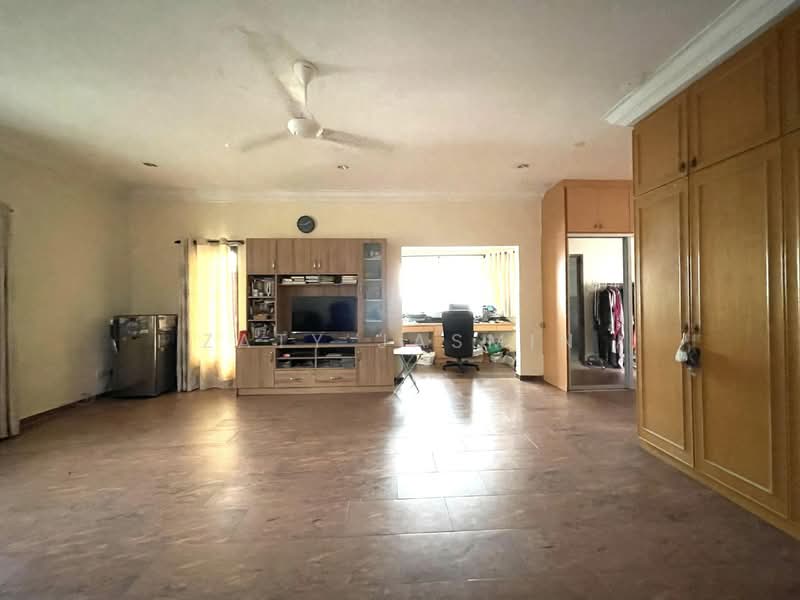 Bungalow for Sale in Kampung Tunku (Petaling Jaya) - Zaty Jasmin - Living Room - PropertyGuru.com.my