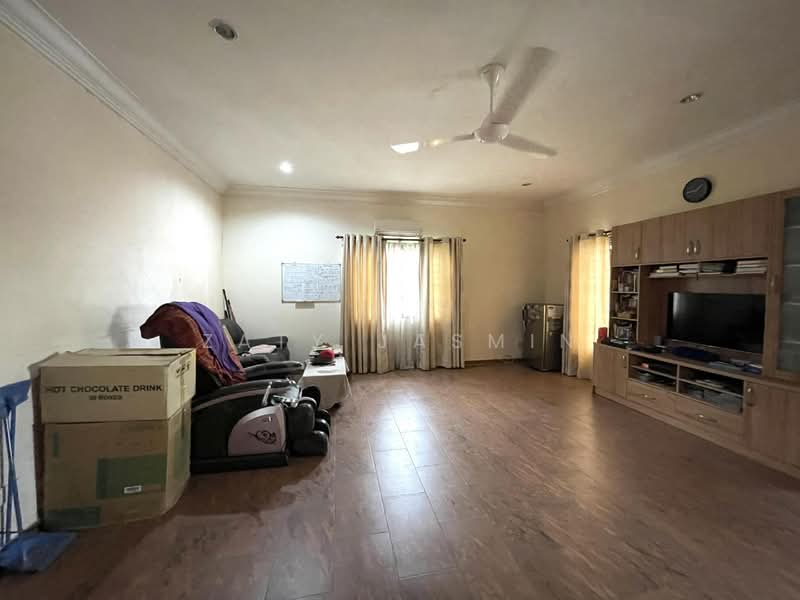 Bungalow for Sale in Kampung Tunku (Petaling Jaya) - Zaty Jasmin - Living Room - PropertyGuru.com.my