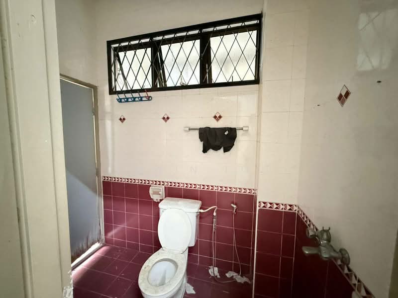 2-storey Terraced House for Sale in Taman Perling (Perling) - Edwin Toh - Bathroom - PropertyGuru.com.my