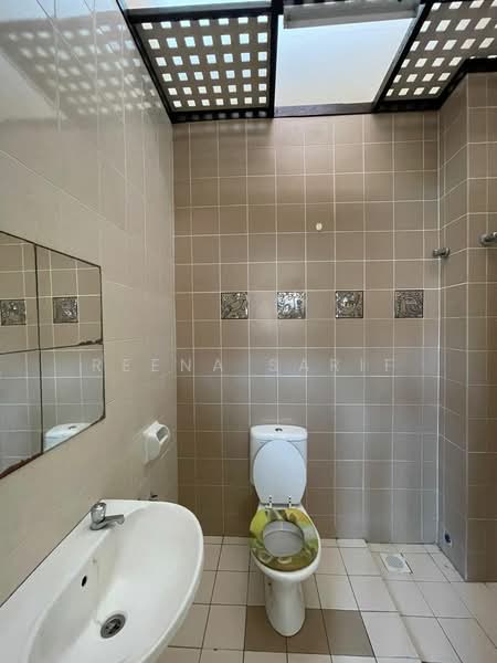 2-storey Terraced House for Sale in Shah Alam (Selangor) - Reena Sarif - Bathroom - PropertyGuru.com.my