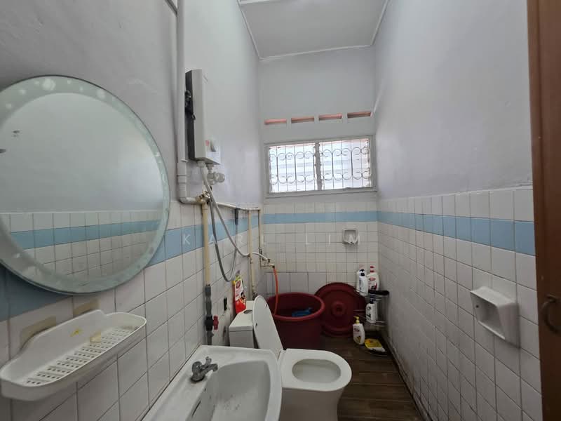 Taman Sentosa untuk Untuk Disewa - RM 3,400 /bulan, Mac 2026 - Bathroom - PropertyGuru.com.my