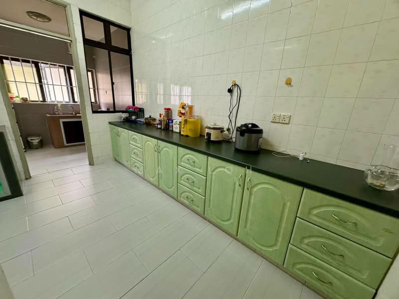Taman Sutera @ Perling untuk Untuk Dijual - RM 850,000, Mac 2026 - Kitchen - PropertyGuru.com.my