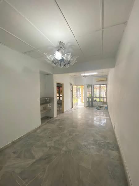 Taman Kinrara Seksyen 4 untuk Untuk Dijual - RM 510,000, Mac 2026 - Living Room - PropertyGuru.com.my