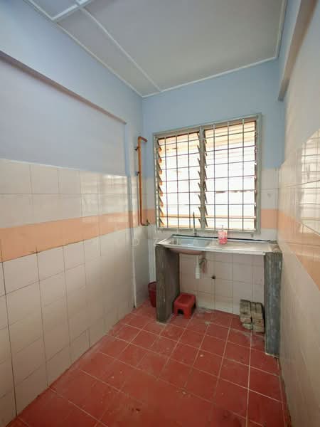 Flat for Rent at Putra Damai - Kamil Radzuan - Kitchen - PropertyGuru.com.my