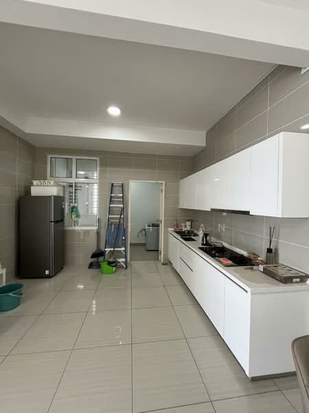 Damansara Foresta untuk Untuk Disewa - RM 2,450 /bulan, Mac 2026 - Kitchen - PropertyGuru.com.my