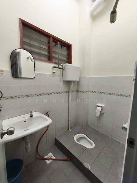 2-storey Terraced House for Sale in BANDAR PUCHONG JAYA (Puchong) - Venus Heng - Bathroom - PropertyGuru.com.my