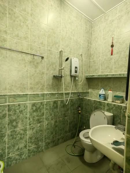 2-storey Terraced House for Sale in Taman Impian Emas (Skudai) - Kok Hui - Bathroom - PropertyGuru.com.my