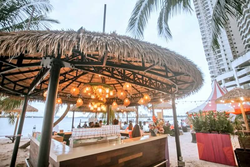 Condominium for Rent at Bay Point @ Country Garden Danga Bay - Brandon Ding - Exterior - PropertyGuru.com.my