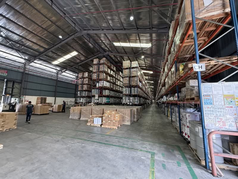 Warehouse for Rent in Seksyen 15 (Shah Alam) - Chez Wong - Interior - PropertyGuru.com.my