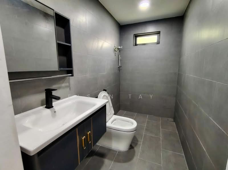1-storey Terraced House for Sale in Ujong Pasir (Melaka) - Elson Tay - Bathroom - PropertyGuru.com.my