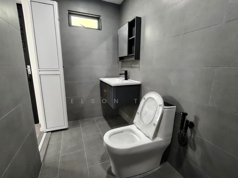 1-storey Terraced House for Sale in Ujong Pasir (Melaka) - Elson Tay - Bathroom - PropertyGuru.com.my