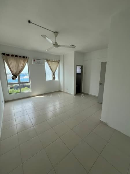 Suria Apartment untuk Untuk Disewa - RM 1,700 /bulan, Mac 2026 - Living Room - PropertyGuru.com.my