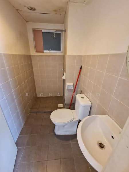 Anggun Puri untuk Untuk Dijual - RM 335,000, Mac 2026 - Bathroom - PropertyGuru.com.my