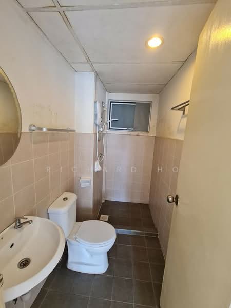 Anggun Puri untuk Untuk Dijual - RM 335,000, Mac 2026 - Master Bathroom - PropertyGuru.com.my