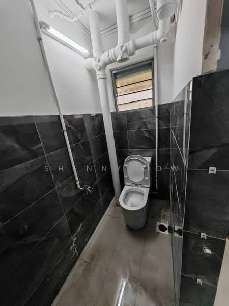 Seksyen 2 Wangsa Maju Flat untuk Untuk Disewa - RM 1,200 /bulan, Mac 2026 - Bathroom - PropertyGuru.com.my