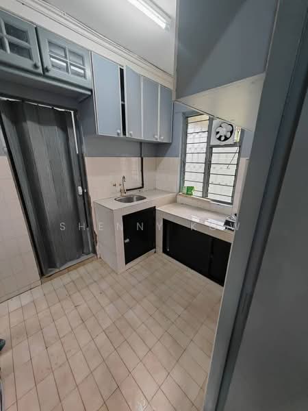 Seksyen 2 Wangsa Maju Flat untuk Untuk Disewa - RM 1,200 /bulan, Mac 2026 - Kitchen - PropertyGuru.com.my