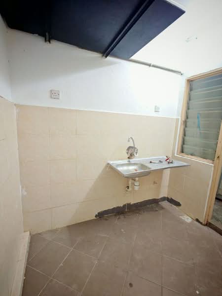 Apartment for Rent at Apartment Kelisa Ria - Kamil Radzuan - Kitchen - PropertyGuru.com.my