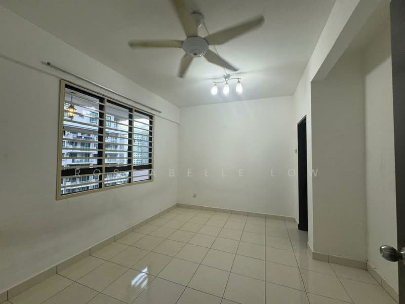 Condominium for Sale at Indah Alam (Subang Andaman) - Roseabelle Low - Living Room - PropertyGuru.com.my