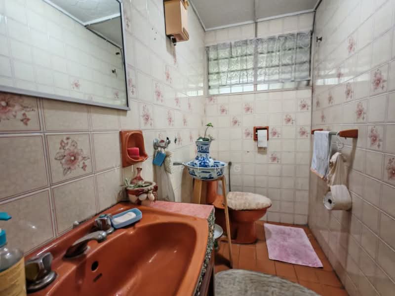 Semi-Detached House for Sale in Taman Tun Dr Ismail (Kuala Lumpur) - Yin Peng . - Bathroom - PropertyGuru.com.my