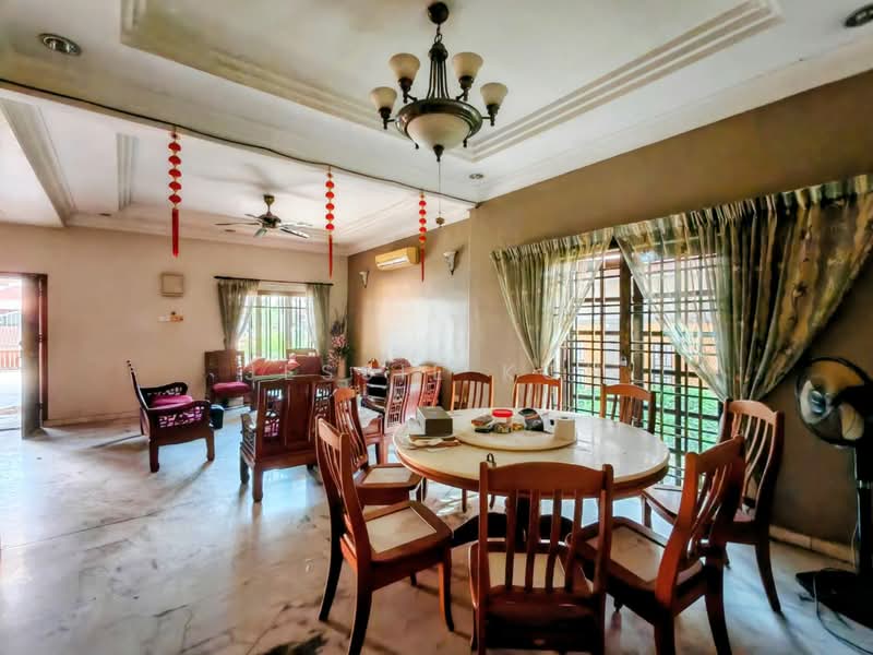 Semi-Detached House for Sale in Taman Saga (Klang) - Jessie Koh - Dining Room - PropertyGuru.com.my