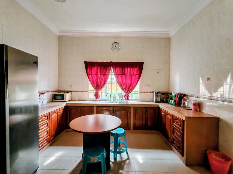Semi-Detached House for Sale in Taman Saga (Klang) - Jessie Koh - Kitchen - PropertyGuru.com.my