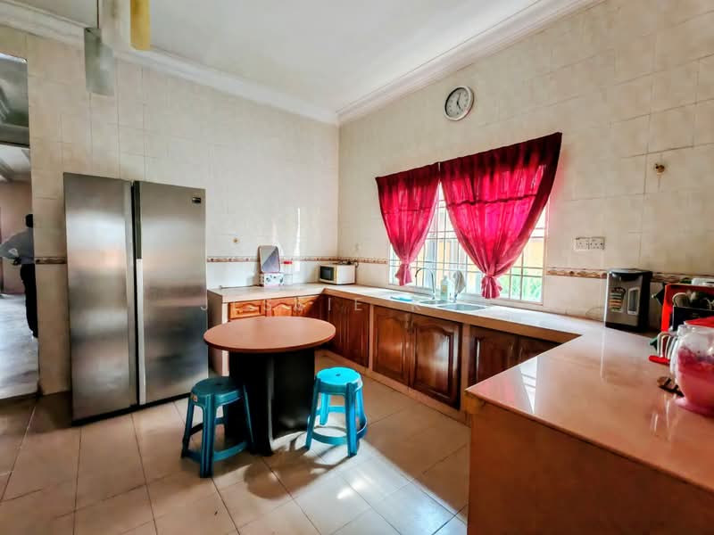 Semi-Detached House for Sale in Taman Saga (Klang) - Jessie Koh - Kitchen - PropertyGuru.com.my