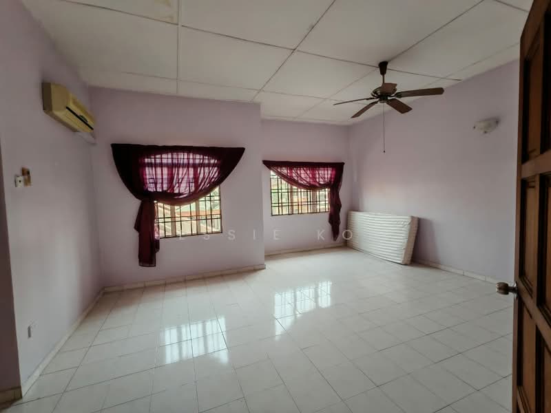 Semi-Detached House for Sale in Taman Saga (Klang) - Jessie Koh - Living Room - PropertyGuru.com.my